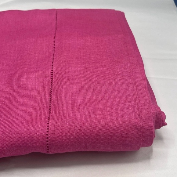 SFERRA Festival 902 Linen Oblong Hemstitched Tablecloth 66x86" , Raspberry - Picture 4 of 6